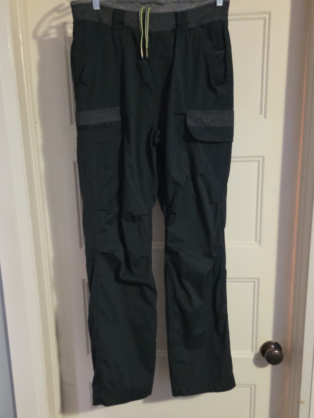 Lululemon Womens Black Cargo Pants with Elastic Waist